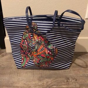 DISCONTINUED Vera Bradley Tote